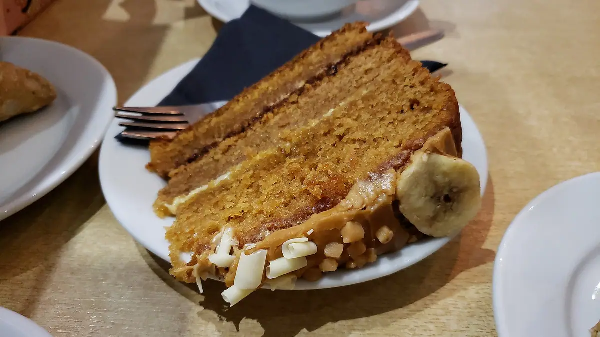 Mannings – cake shop in Fishguard town centre